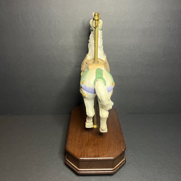 Vintage 1990 San Francisco Horse Carousel Eagle Flag Patriotic Music Box 10.25" - Picture 5 of 6